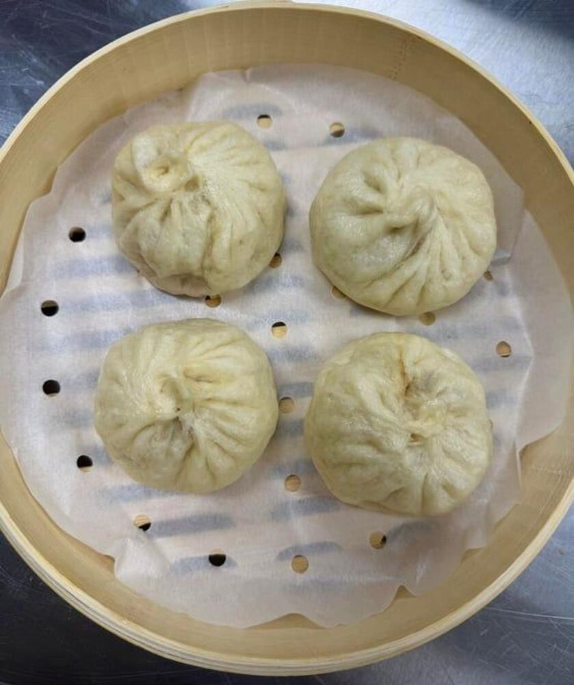 F2. Beef Baozi Buns ( 4 pcs )