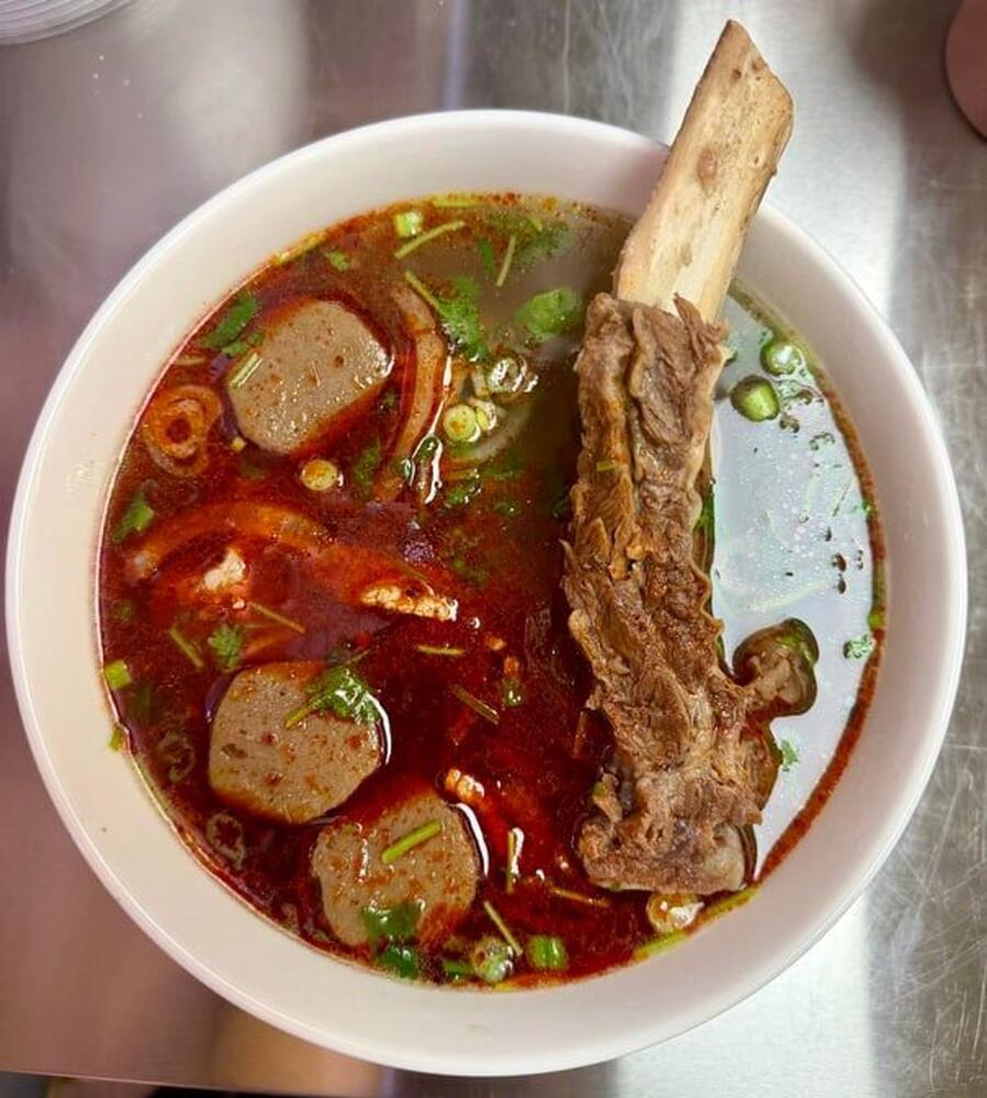 B7. Beef Short Rib Rice Noodle Soup