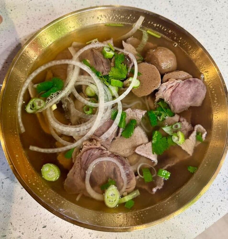 B2. Beef Combo Rice Noodle soup